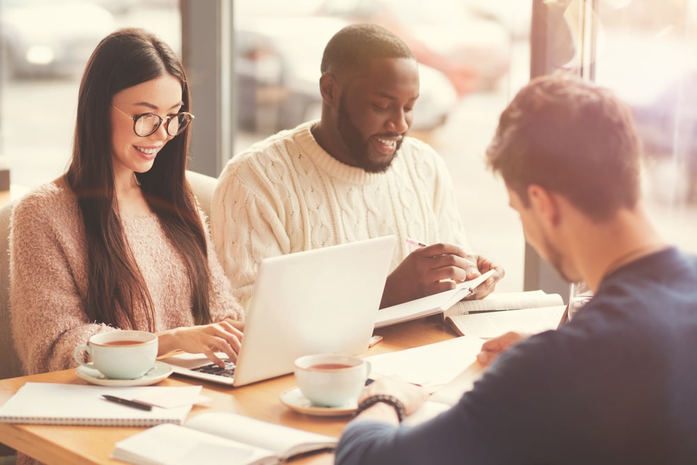 equipe de trabalho para ilustrar texto sobre as soft skills mais procuradas