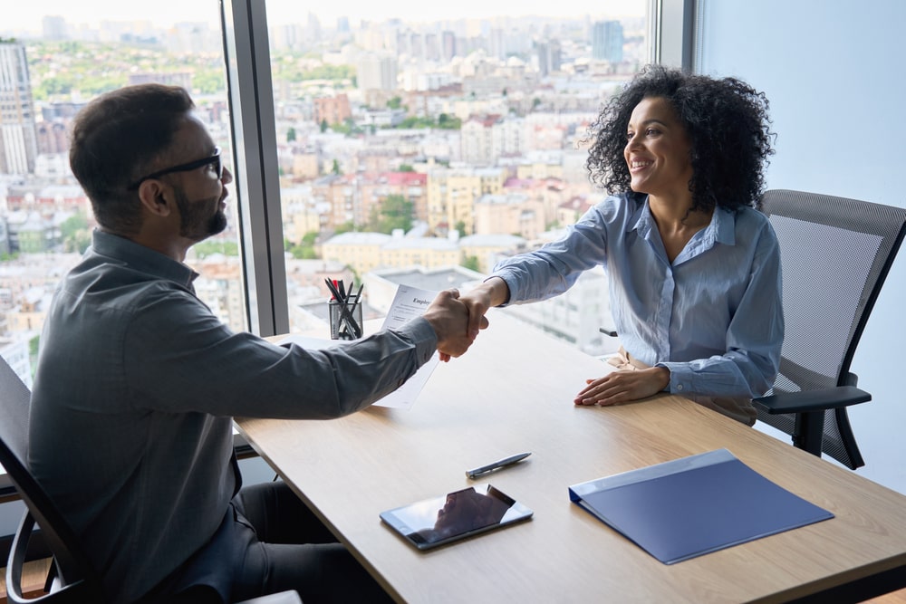 como ir bem na entrevista de emprego